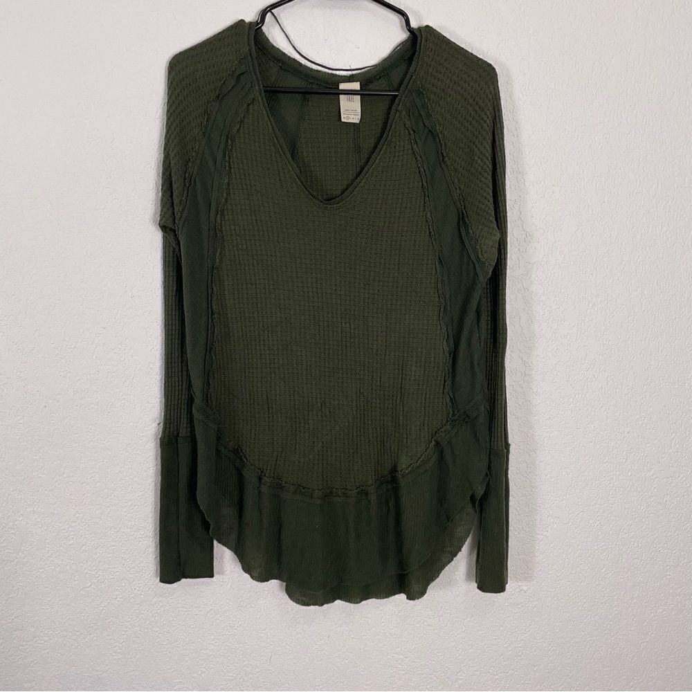 Free People | We The Free Green Waffle Knit V Neck Long Sleeve Shirt Size XS